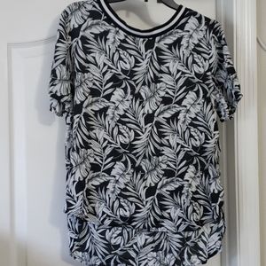 Flower Hollister top gently worn
